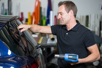 The Best Times to Visit an Auto Glass Repair Shop Fontana CA